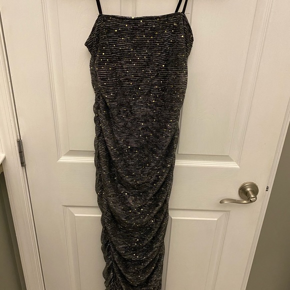 Black fashion nova dress - Picture 3 of 4